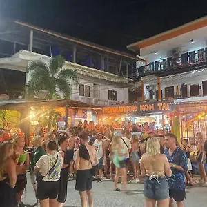 Hostal Revolution, Ko Tao